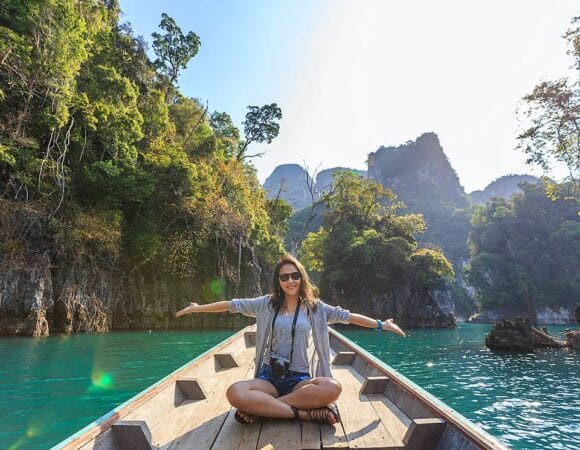 The Surfing Man That Will Blow Your Mind – Ride the Waves in Vietnam! 🌊🏄