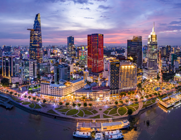 Top 10 Must-Visit Destinations & Adventure Trips in Vietnam 🌍